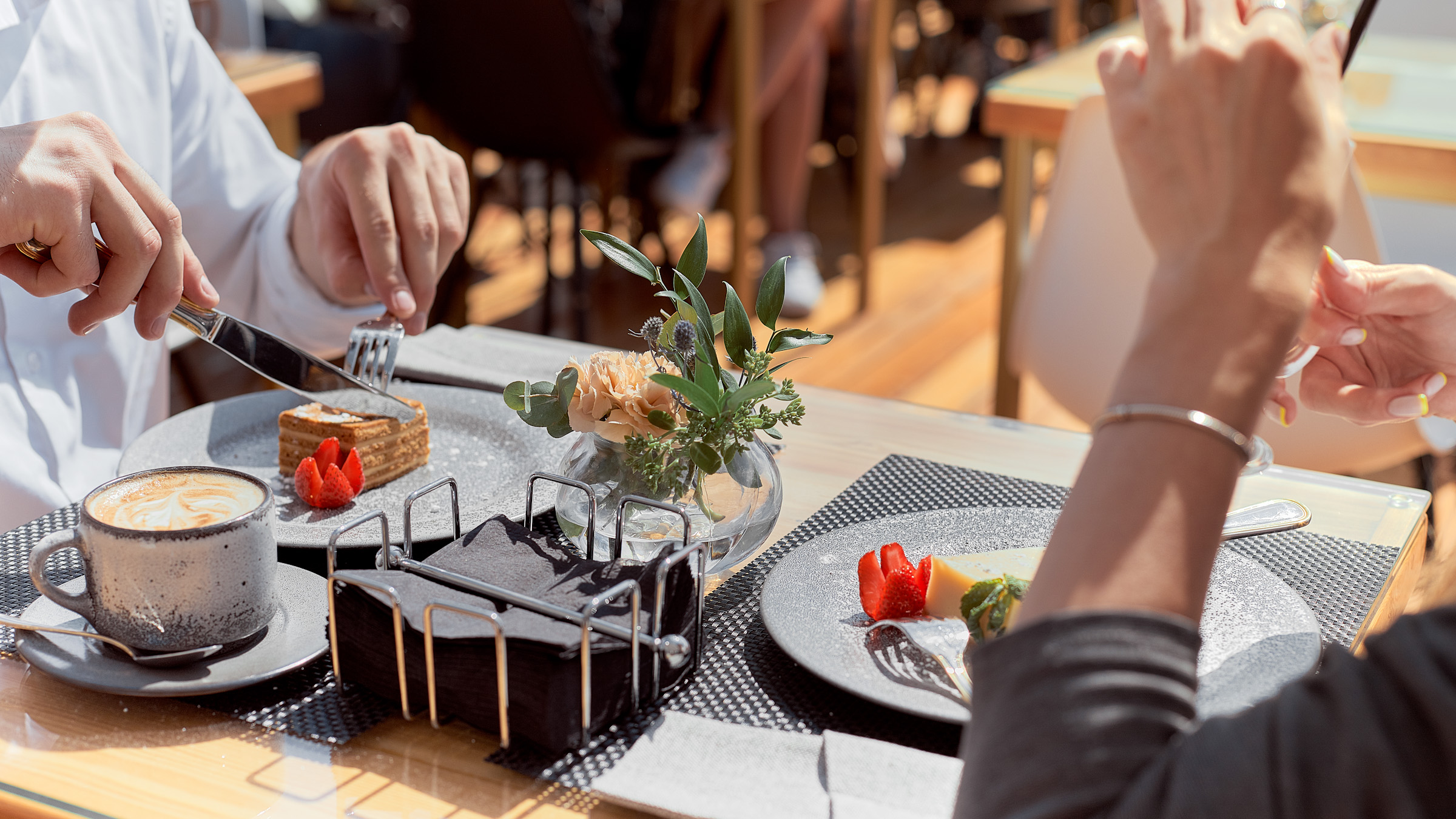 cafeliv-stemning_istock_web.jpg